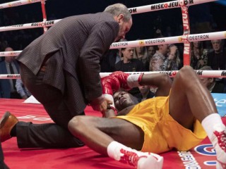 Cтивенсон, посланный в нокаут харьковчанином Александром Гвоздиком, находится в критическом состоянии Cтивенсон, посланный в нокаут харьковчанином Александром Гвоздиком, находится в критическом состоянии