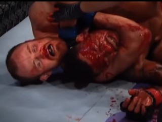 Жутко кровавый поединок Жутко кровавый поединок