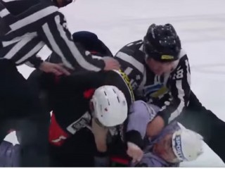 Сначала не хотел драться. Затем побил обидчика Сначала не хотел драться. Затем побил обидчика