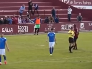 Продажный арбитр? 11-метровый исполнялся, пока не был забит гол Продажный арбитр? 11-метровый исполнялся, пока не был забит гол