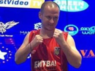 Бывший футболист сборной Украины Александр Алиев месяц тренировался перед боксерским поединком Бывший футболист сборной Украины Александр Алиев месяц тренировался перед боксерским поединком