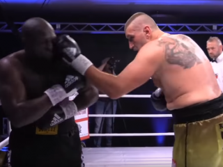 Два боксера супертяжа, проигрывавшие чемпионские бои братьям Кличко, определили сильнейшего Два боксера супертяжа, проигрывавшие чемпионские бои братьям Кличко, определили сильнейшего