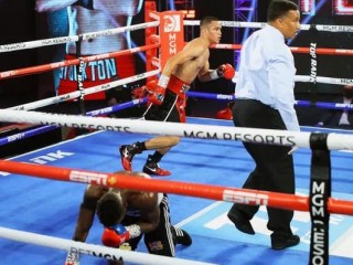 Яркая победа непобедимого боксера Яркая победа непобедимого боксера