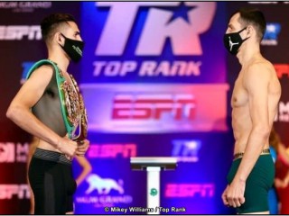 Украинский боксер взвесился и посмотрел в глаза обладателю двух чемпионских поясов Украинский боксер взвесился и посмотрел в глаза обладателю двух чемпионских поясов