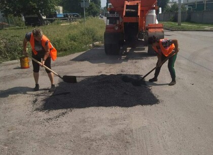 У Харкові триває ремонт доріг У Харкові триває ремонт доріг