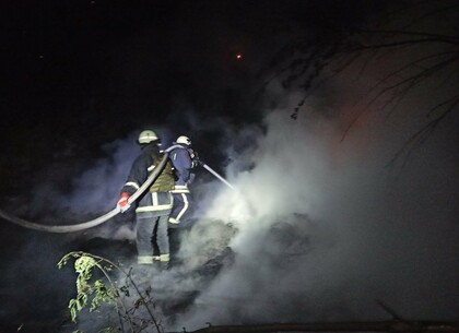 Рятівники розповіли, як гасили пожежі після ракетних ударів Рятівники розповіли, як гасили пожежі після ракетних ударів