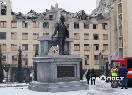 Яких руйнацій зазнав вуз Харкова після ракетного облстрілу 5 лютого (фоторепортаж) Яких руйнацій зазнав вуз Харкова після ракетного облстрілу 5 лютого (фоторепортаж)