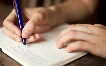 Написання від руки: чому це корисно для пам'яті та навчання Написання від руки: чому це корисно для пам'яті та навчання
