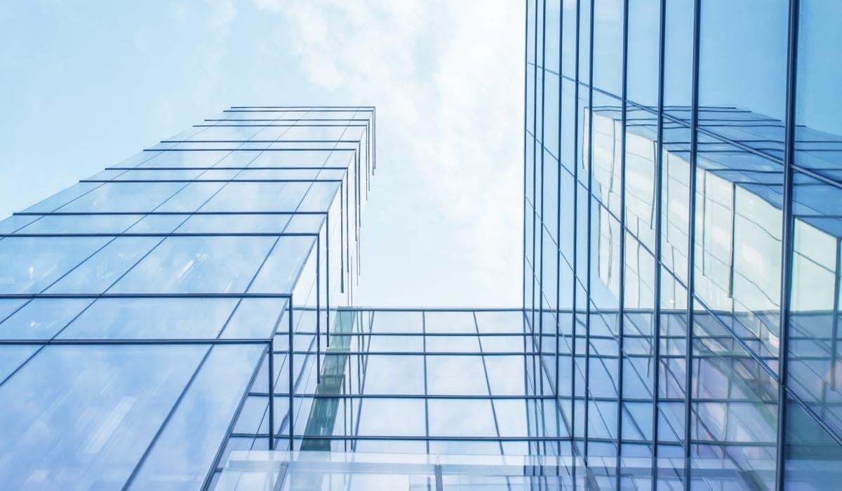 ���������� � �������� ������: Unex Bank ������� 327 ��� ��� �� ������� ���������