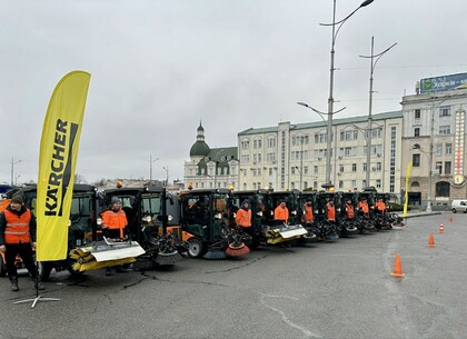 Харків отримав 10 машин для обслуговування пішохідних зон Харків отримав 10 машин для обслуговування пішохідних зон