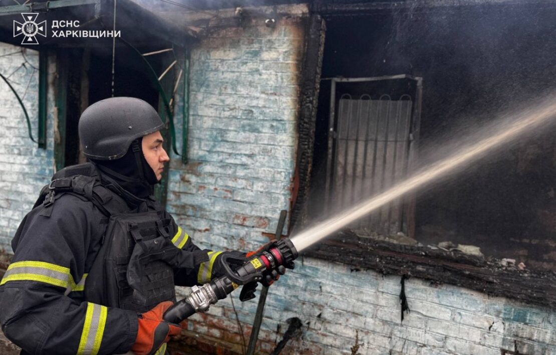 На Харківщині ліквідували пожежу у приватному будинку після ворожої атаки На Харківщині ліквідували пожежу у приватному будинку після ворожої атаки