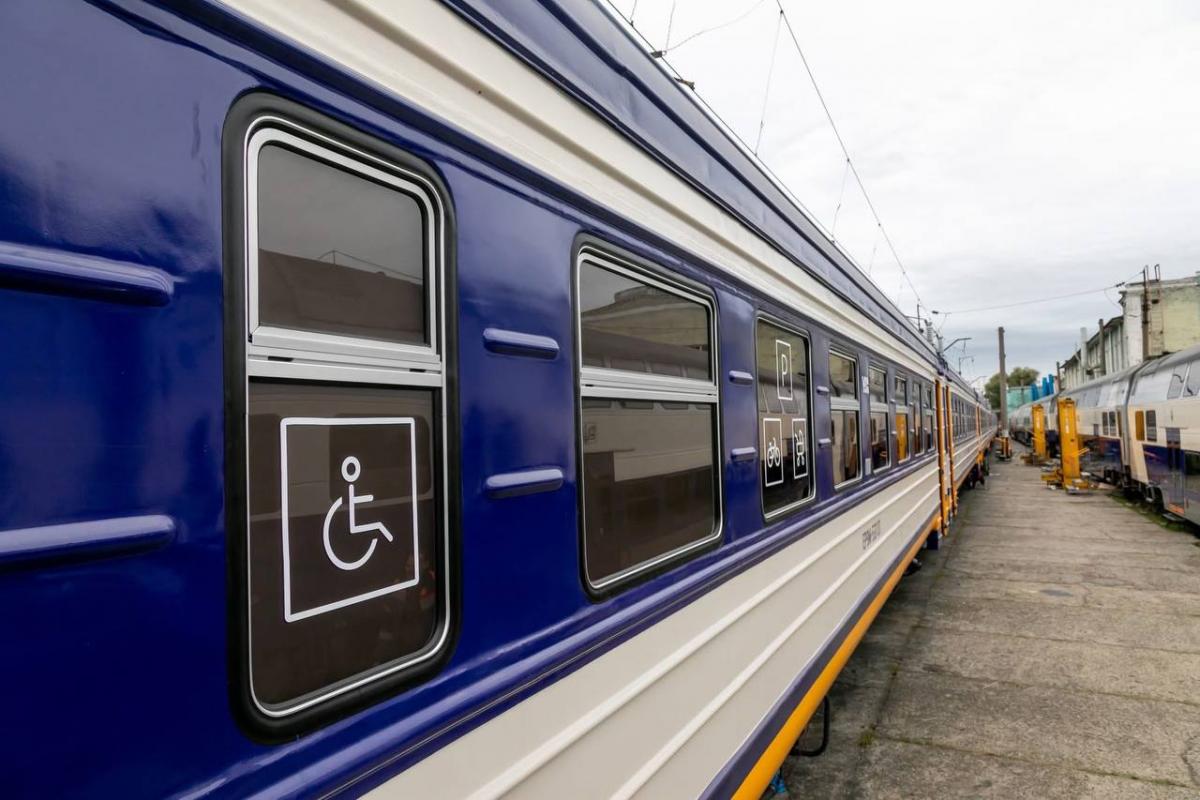 РФ вдарила по українській залізниці: деякі потяги не курсуватимуть РФ вдарила по українській залізниці: деякі потяги не курсуватимуть