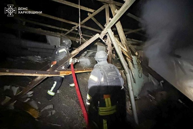 Дрон вдарив по агропідприємству під Харковом: сталася пожежа (фоо) Дрон вдарив по агропідприємству під Харковом: сталася пожежа (фоо)