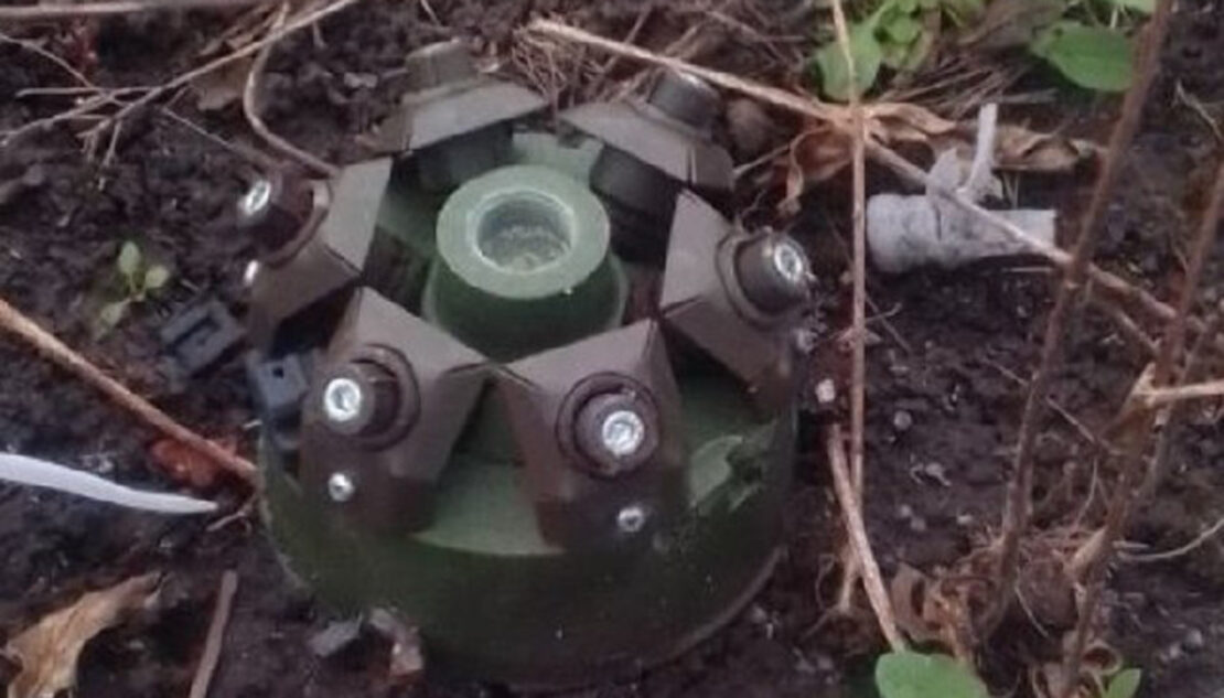 Росіяни продовжують дистанційно мінувати територію Харківщини Росіяни продовжують дистанційно мінувати територію Харківщини