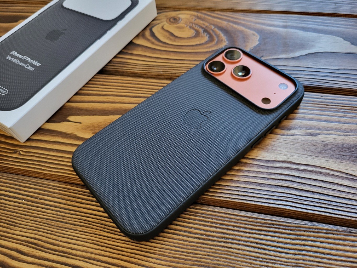 Pitaka 17 Pro Max: надійний захист від Пітака для тих, хто цінує стиль ® Pitaka 17 Pro Max: надійний захист від Пітака для тих, хто цінує стиль ®