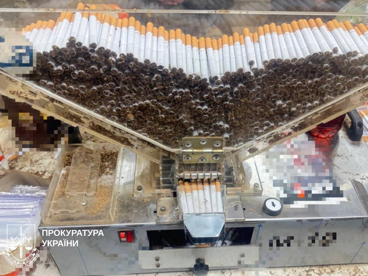 Двоє братів на Харківщині заробляли мільйони на контрафактних цигарках Двоє братів на Харківщині заробляли мільйони на контрафактних цигарках