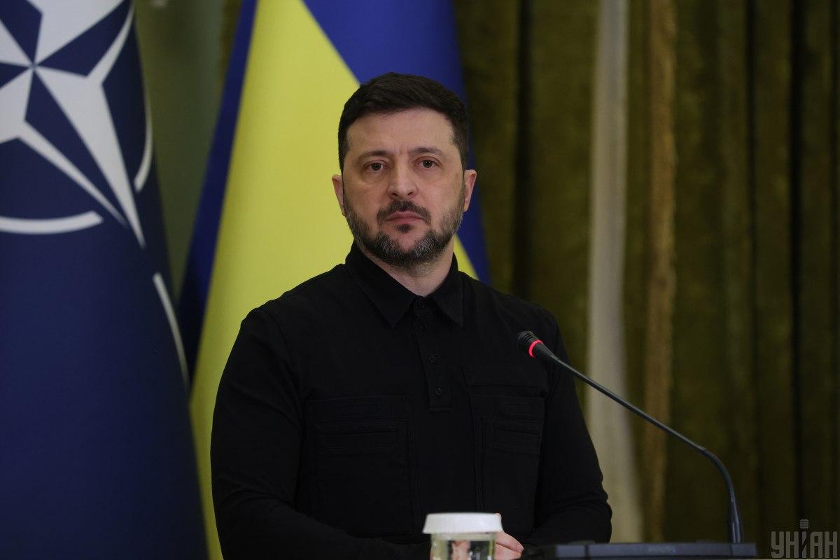 Зеленський заявив про удар по російському НПЗ за 700 кілометрів від України Зеленський заявив про удар по російському НПЗ за 700 кілометрів від України