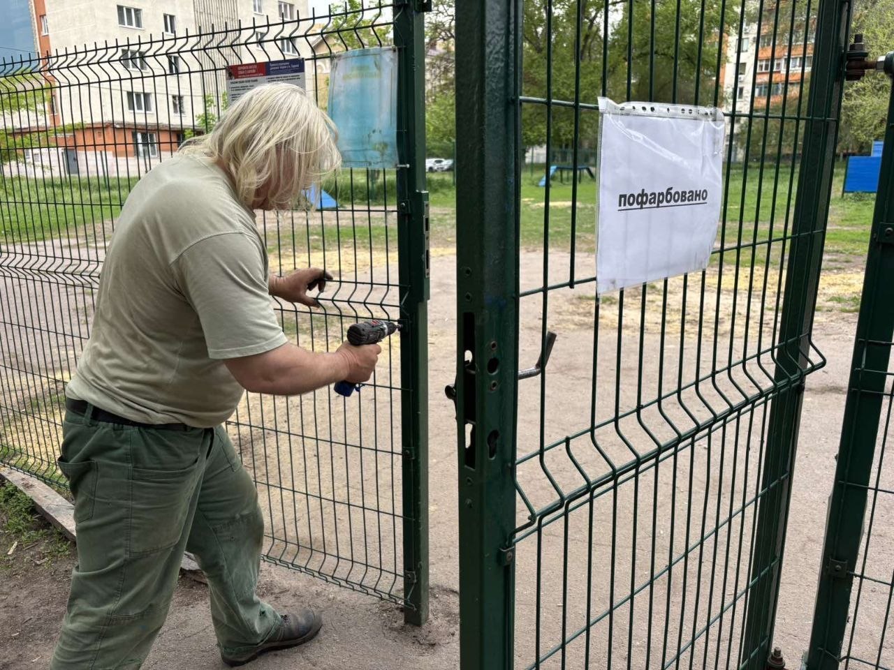 Комунальники Харкова відремонтували зони для вигулу собак Комунальники Харкова відремонтували зони для вигулу собак