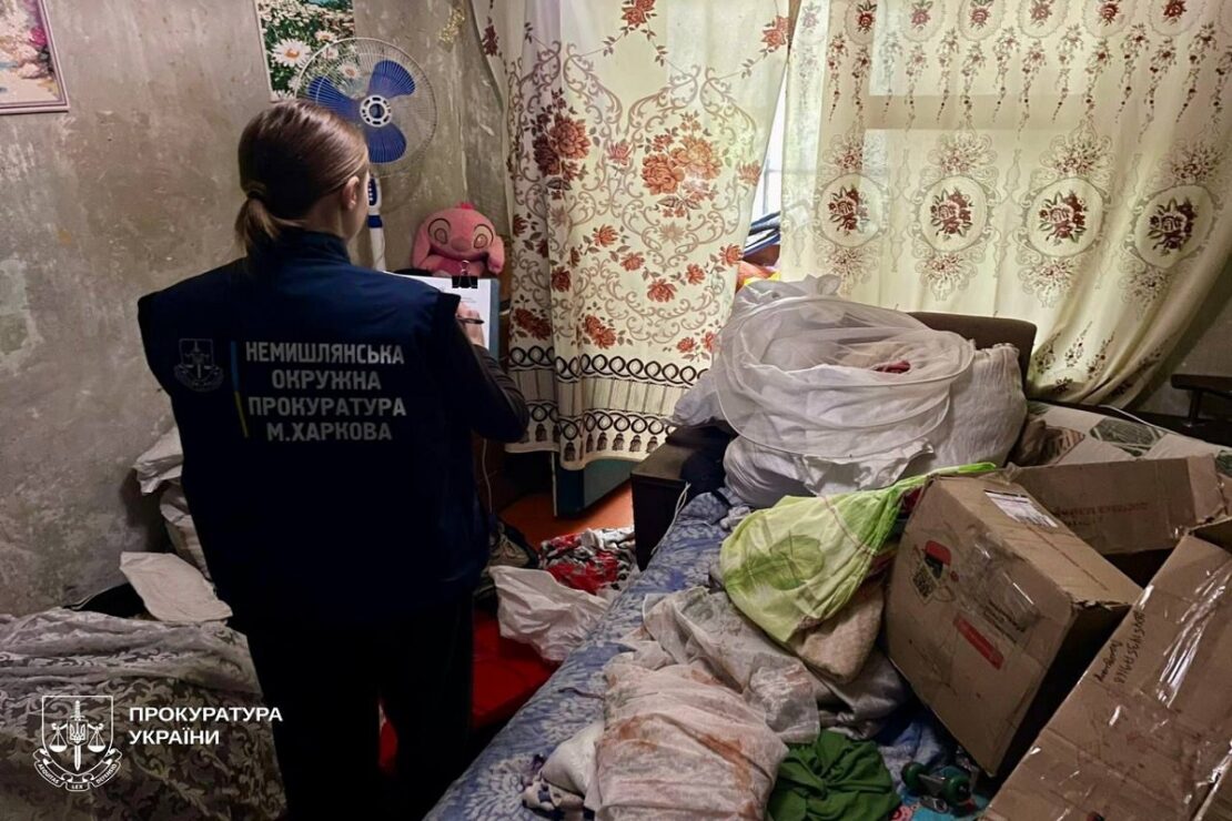 У Харкові ювенальні прокурори вилучили двох дітей із неблагополучної родини У Харкові ювенальні прокурори вилучили двох дітей із неблагополучної родини