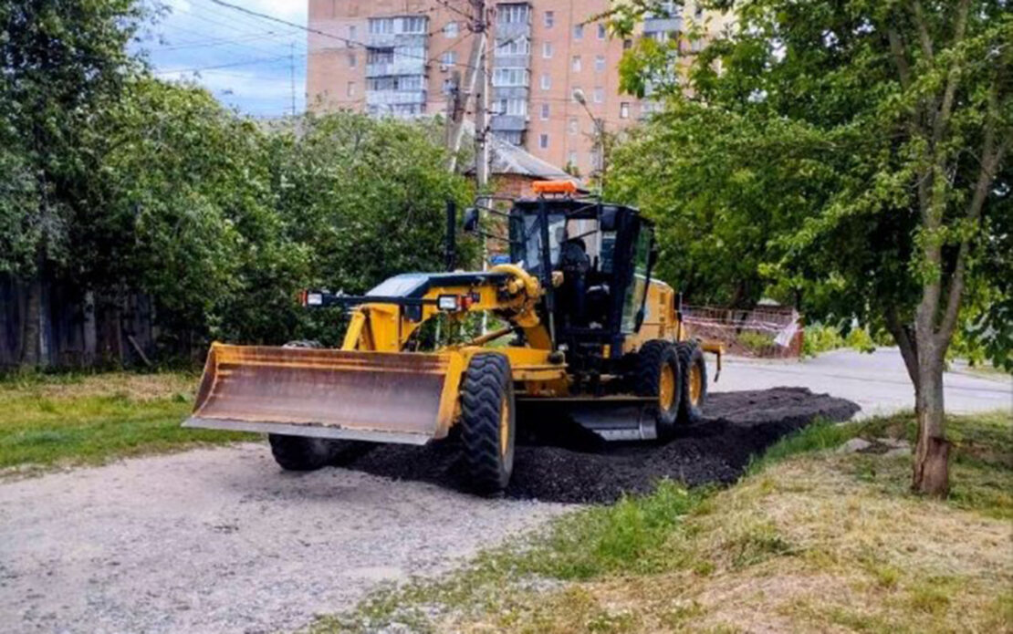 У Харкові впорядковують ґрунтові дороги У Харкові впорядковують ґрунтові дороги