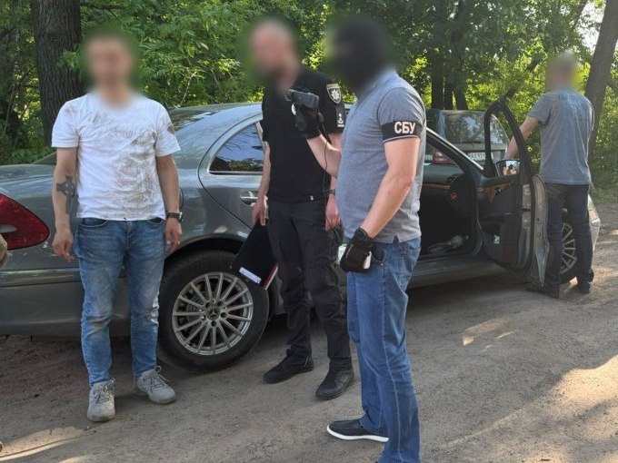 Посадовців ТЦК на Харківщині підозрюють у схемі за 250 тисяч гривень для служби в тилу Посадовців ТЦК на Харківщині підозрюють у схемі за 250 тисяч гривень для служби в тилу
