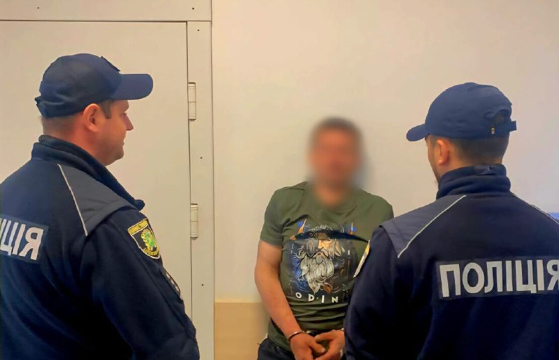 На Харківщині взяли під варту зловмисника, який напав на пенсіонерку На Харківщині взяли під варту зловмисника, який напав на пенсіонерку