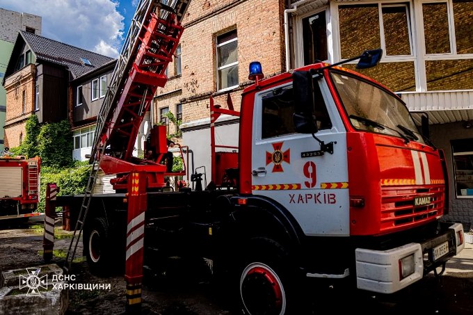У центрі Харкова сталася пожежа в багатоповерхівці: з задимленої квартири врятували жінку У центрі Харкова сталася пожежа в багатоповерхівці: з задимленої квартири врятували жінку