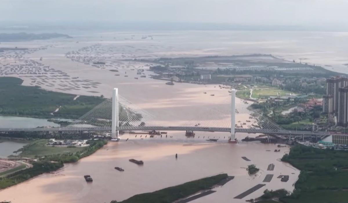 Китай з'єднав внутрішні райони з морем, проклавши мегаканал крізь пів країни Китай з'єднав внутрішні райони з морем, проклавши мегаканал крізь пів країни