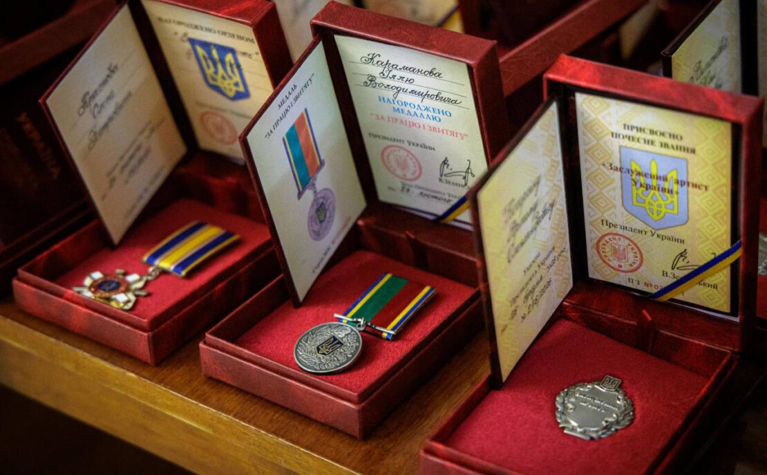 Харківські енергетики отримали державні нагороди Харківські енергетики отримали державні нагороди