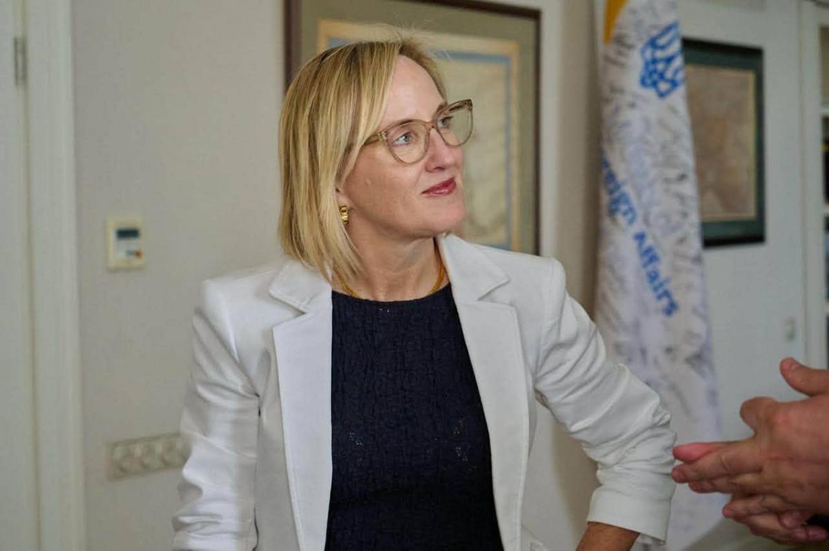 Тимчасова повірена у справах США Джулі Девіс завершує місію в Україні Тимчасова повірена у справах США Джулі Девіс завершує місію в Україні