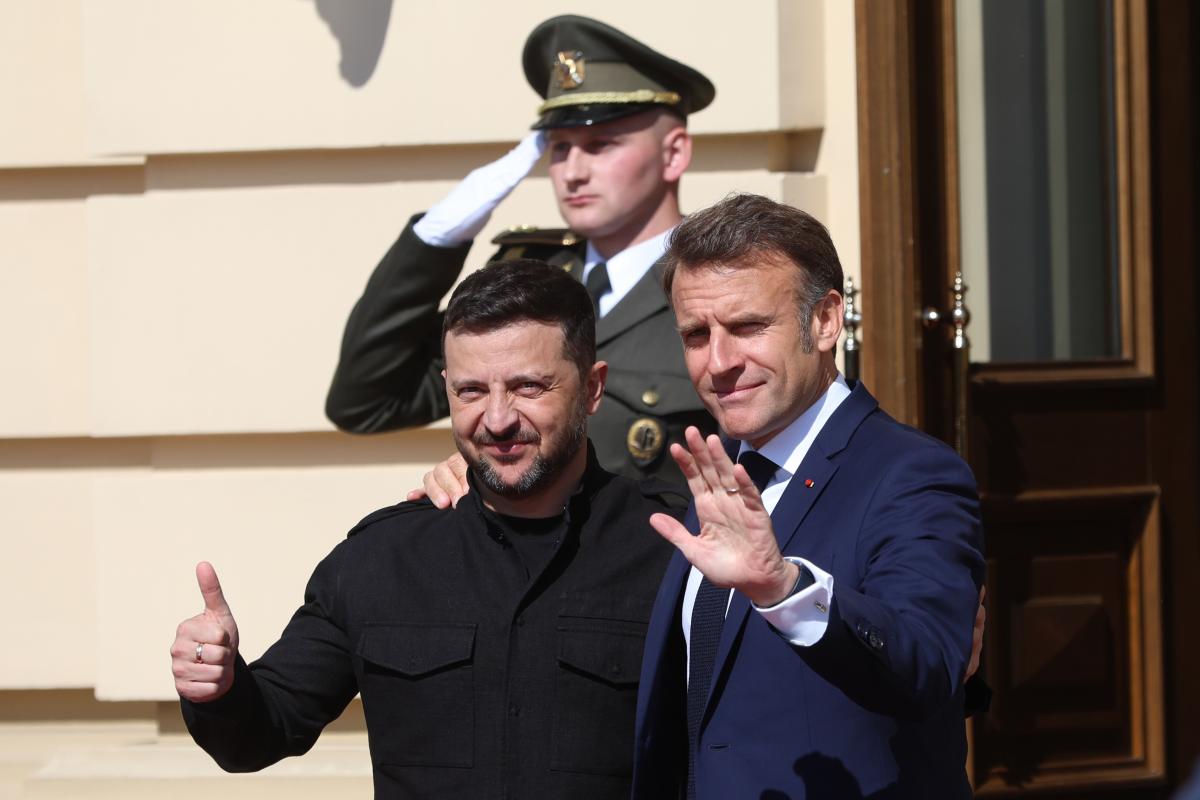Від непорозумінь до міцної дружби: Le Monde розповіло про відносини Зеленського та Макрона Від непорозумінь до міцної дружби: Le Monde розповіло про відносини Зеленського та Макрона