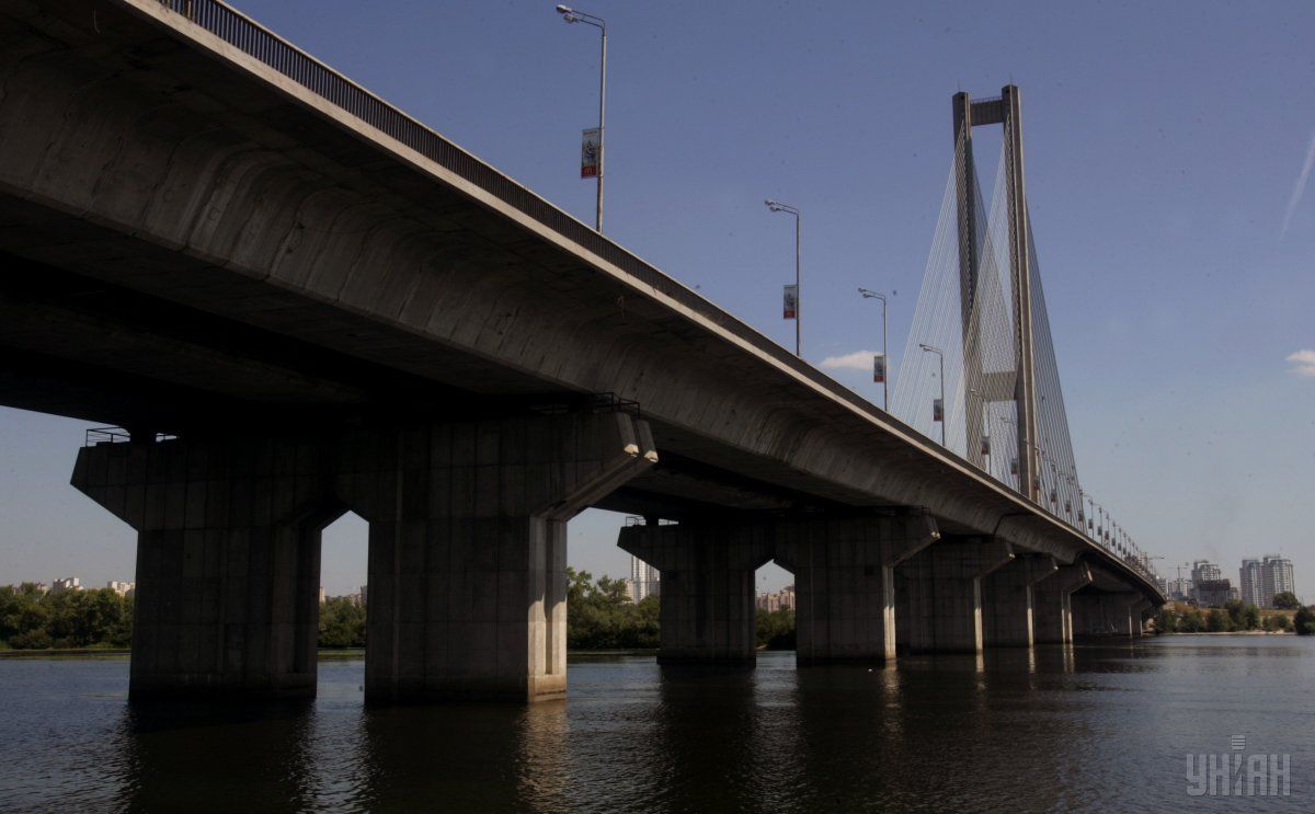 Рух Південним мостом у Києві частково обмежать: як проїхати Рух Південним мостом у Києві частково обмежать: як проїхати