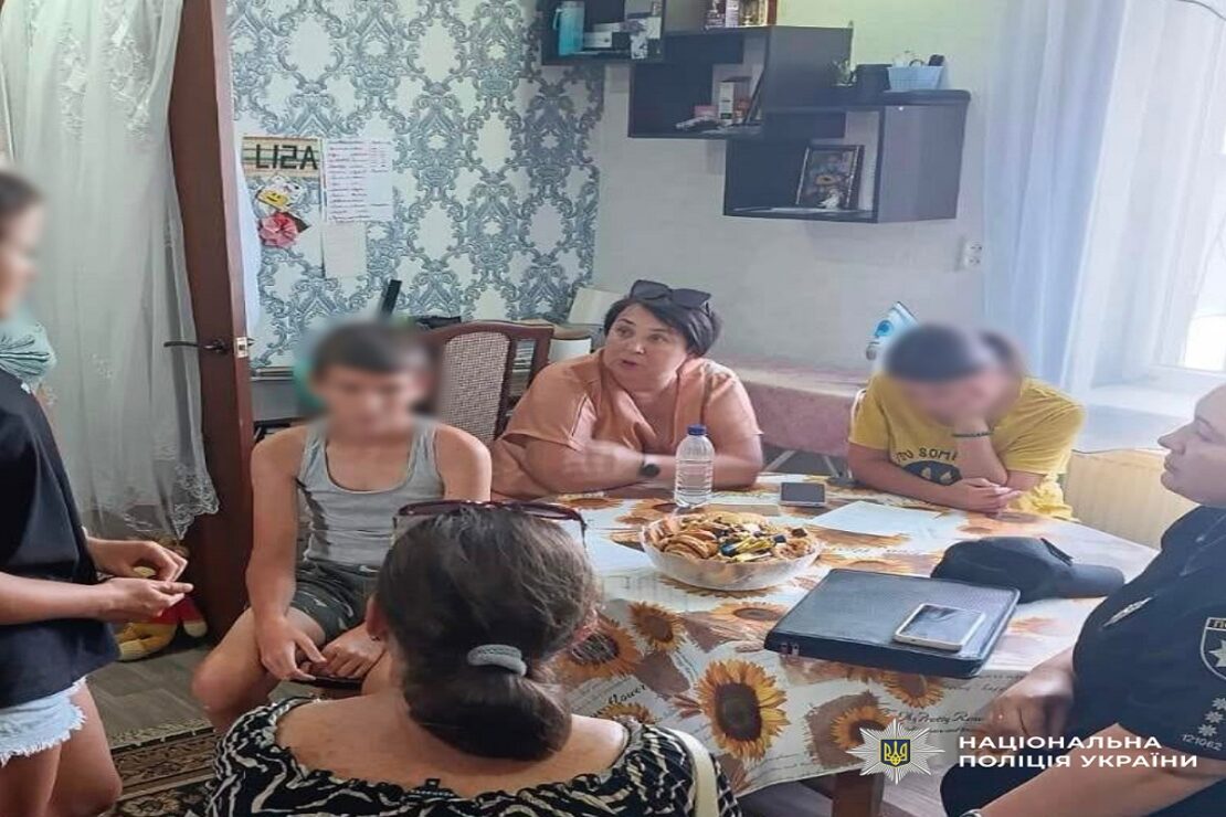 На Харківщині поліція провела з сім’ями роботу з безпеки На Харківщині поліція провела з сім’ями роботу з безпеки