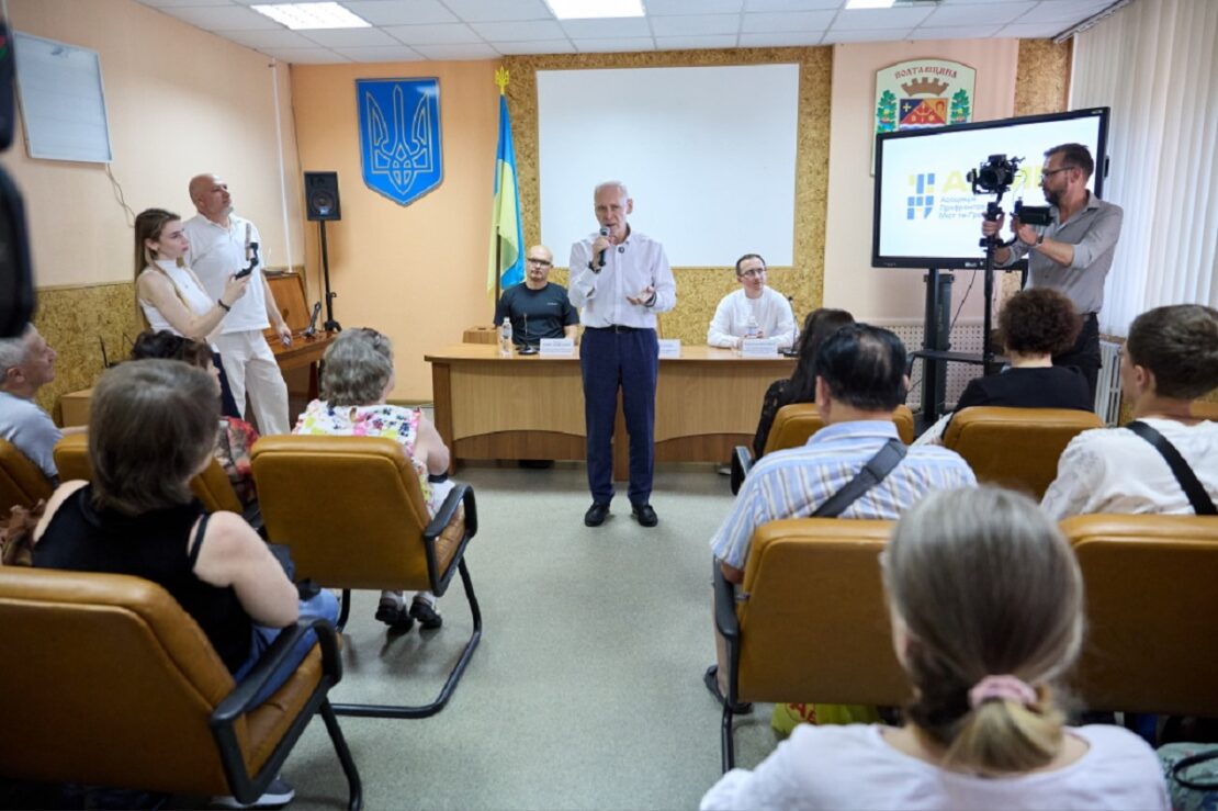 Мер Харкова порушив проблемні питання переселенців у Полтаві Мер Харкова порушив проблемні питання переселенців у Полтаві