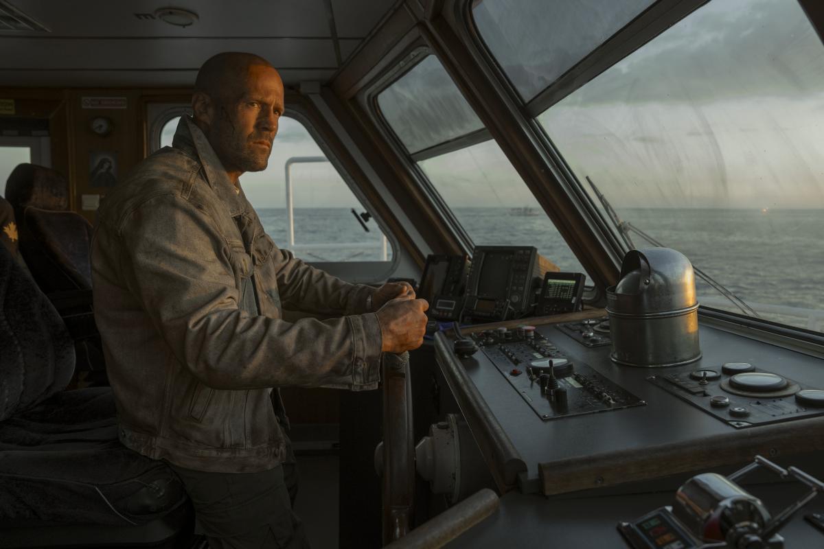 Тепер на воді: вийшов фінальний трейлер бойовика Тепер на воді: вийшов фінальний трейлер бойовика