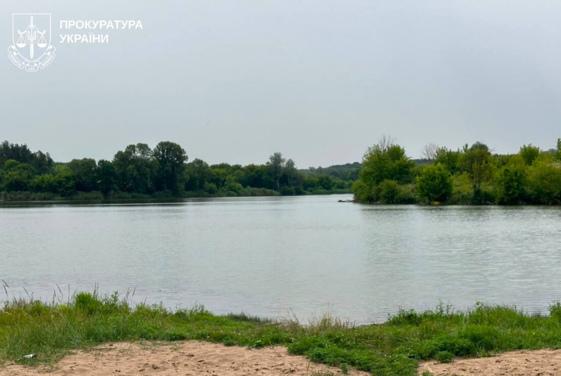 Харківська прокуратура повернула громаді землі біля водойми Харківська прокуратура повернула громаді землі біля водойми