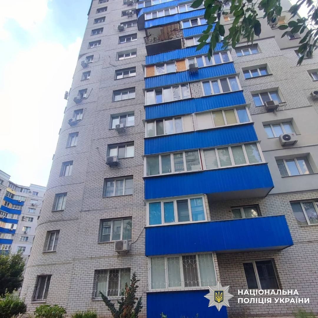 У Харкові випав з вікна та загинув 16-річний хлопець У Харкові випав з вікна та загинув 16-річний хлопець