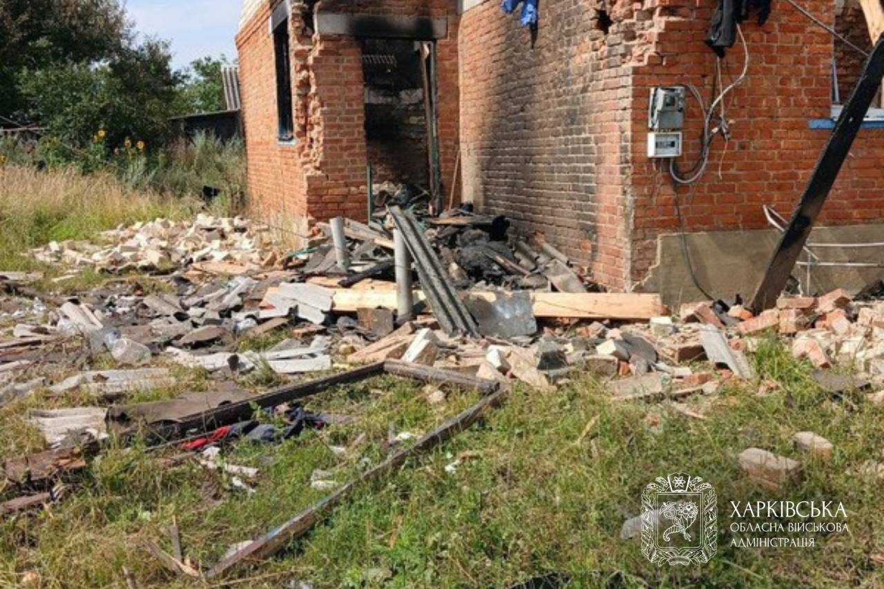 Ворожі удари по Харківщині забрали життя людини та пошкодили цивільну інфраструктуру Ворожі удари по Харківщині забрали життя людини та пошкодили цивільну інфраструктуру