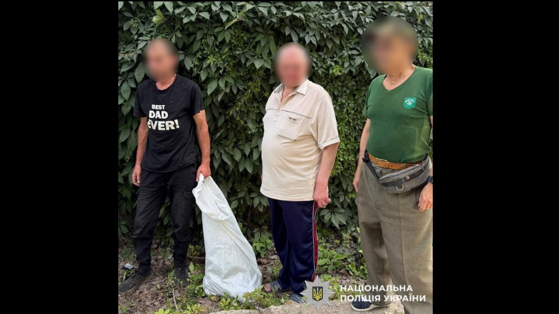 У Харкові чоловік незаконно зберігав у мішку гранати У Харкові чоловік незаконно зберігав у мішку гранати