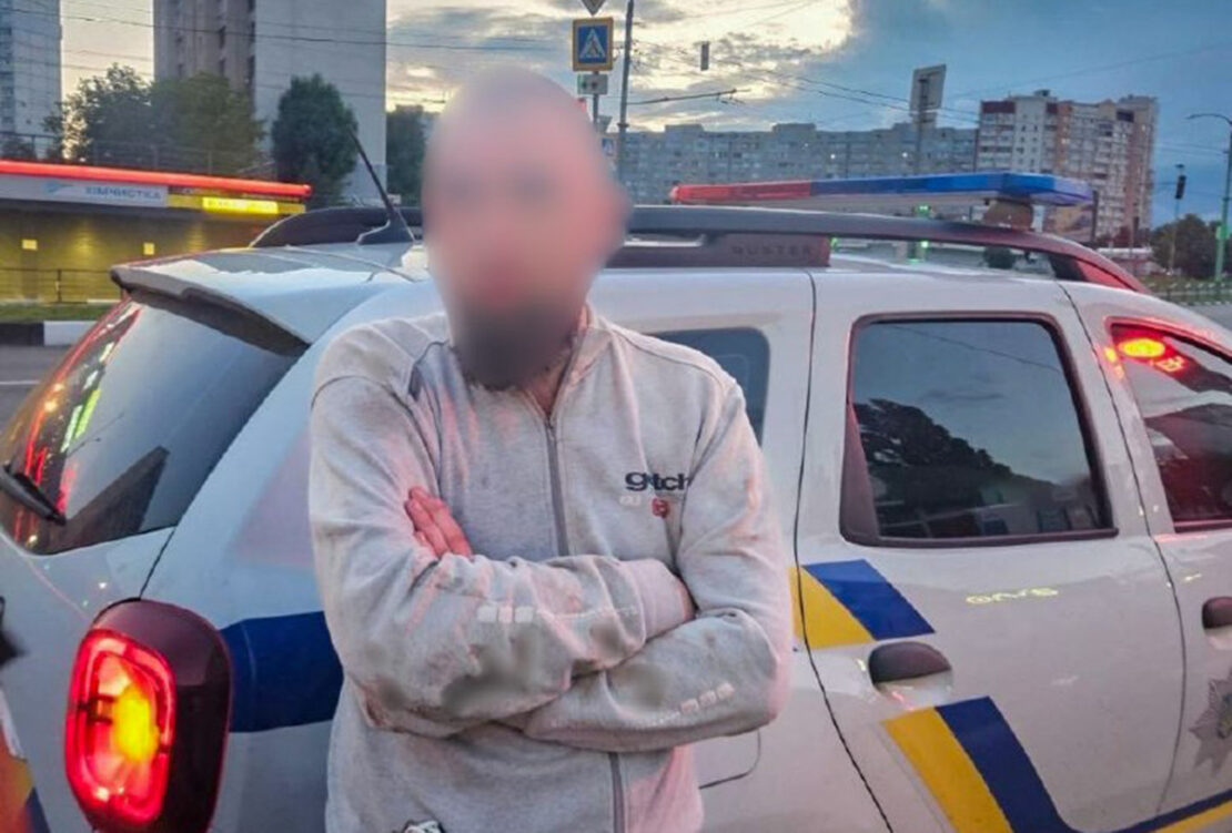 У Харкові зловмисник побив чоловіка та відібрав електроскутер У Харкові зловмисник побив чоловіка та відібрав електроскутер