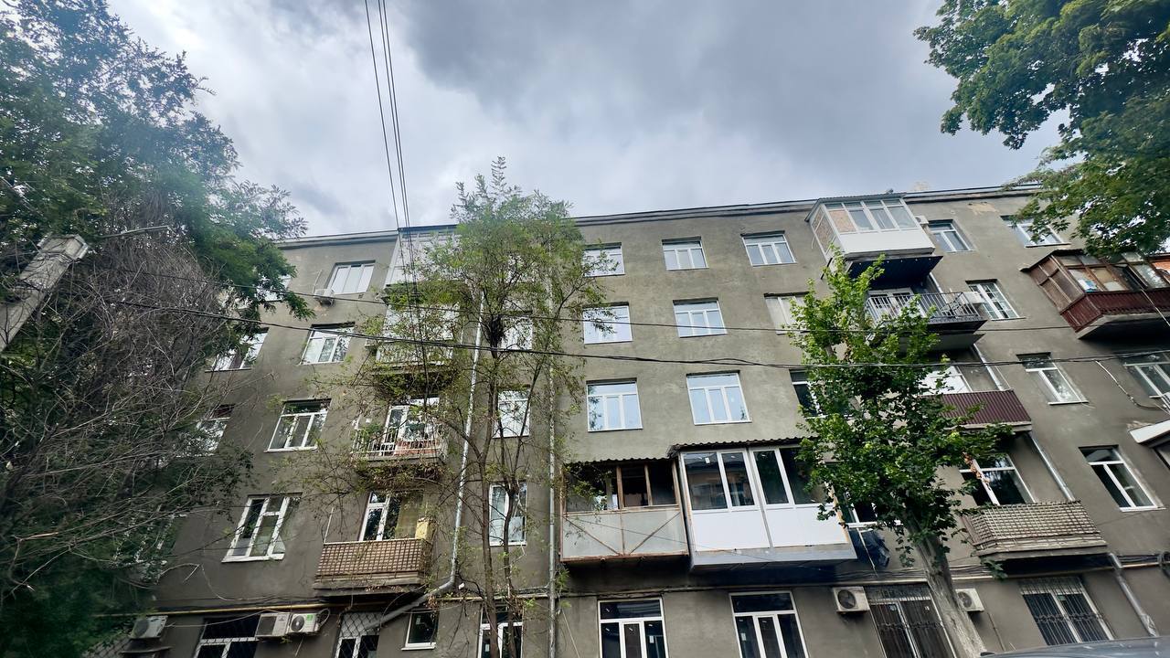 Монолітні перекриття, нові вікна та утеплення: у центрі Харкова відновлюють розбомблену багатоповерхівку Монолітні перекриття, нові вікна та утеплення: у центрі Харкова відновлюють розбомблену багатоповерхівку