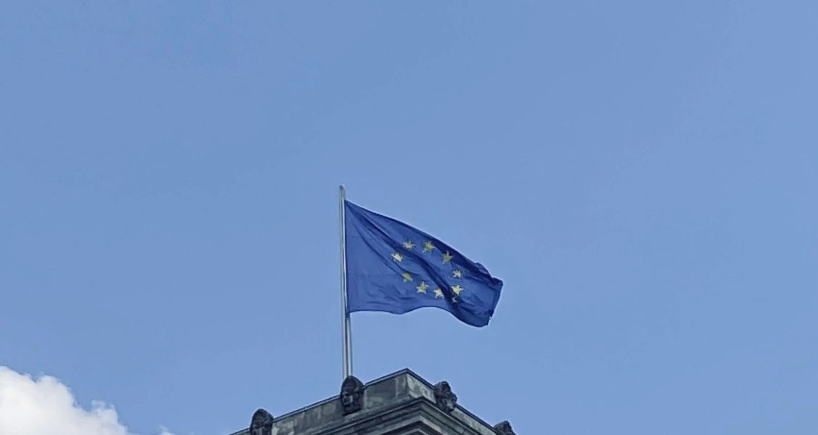 ЄС продовжив захист для українців до березня 2028 року, але для чоловіків ввели жорсткі обмеження ЄС продовжив захист для українців до березня 2028 року, але для чоловіків ввели жорсткі обмеження