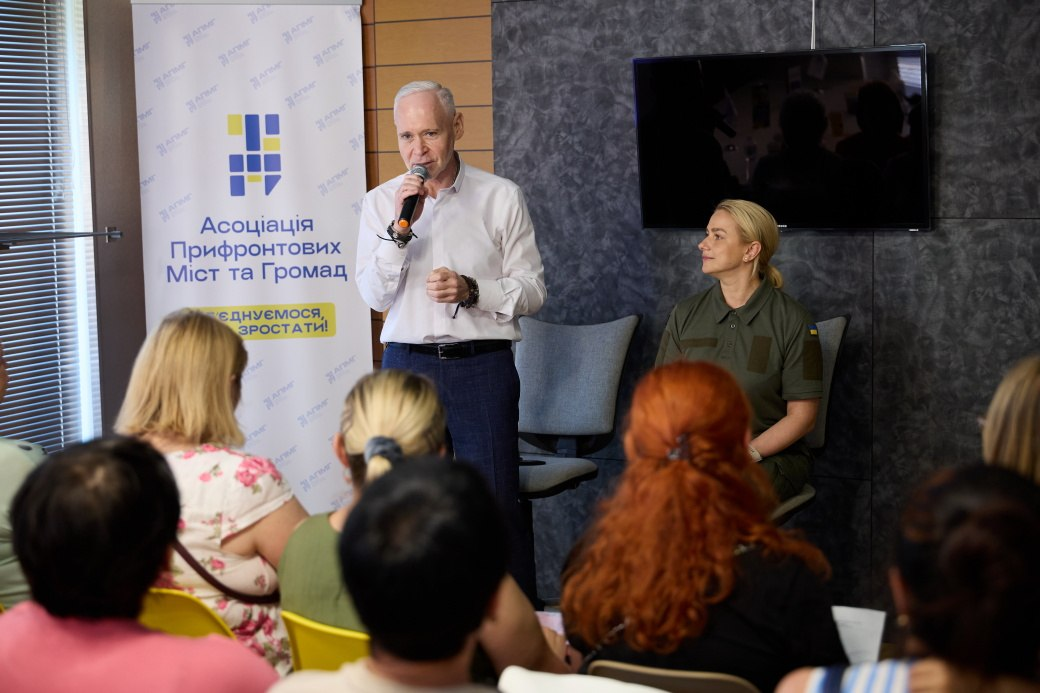 Ігор Терехов зустрівся із ВПО у Дніпрі Ігор Терехов зустрівся із ВПО у Дніпрі
