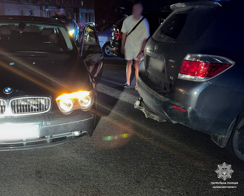 У центрі Харкова п'яний водій BMW спричинив ДТП та відмовився від огляду У центрі Харкова п'яний водій BMW спричинив ДТП та відмовився від огляду