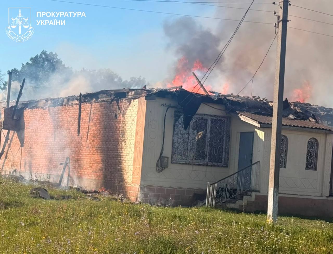 Прокуратура розслідує атаки на Куп'янський район: загинув чоловік, поранено жінку Прокуратура розслідує атаки на Куп'янський район: загинув чоловік, поранено жінку