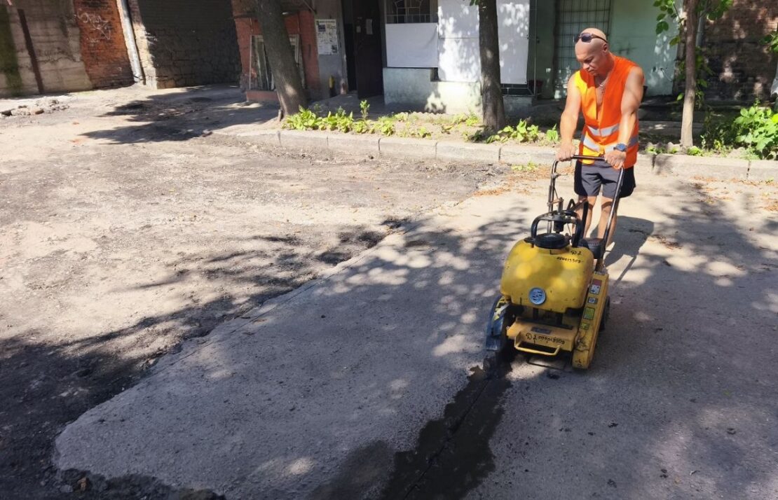 У Харкові упорядковують вулично-дорожню мережу У Харкові упорядковують вулично-дорожню мережу