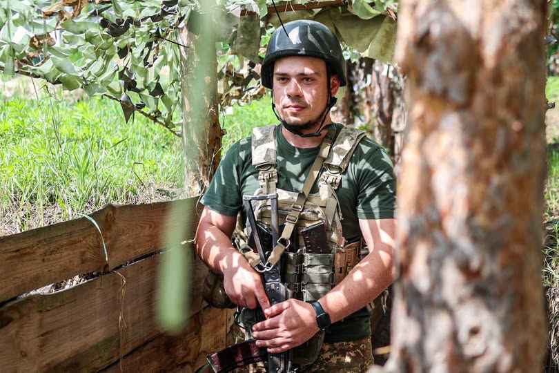 Сам пішов до військкомату 24 лютого: історія гвардійця, який захищає Харків Сам пішов до військкомату 24 лютого: історія гвардійця, який захищає Харків