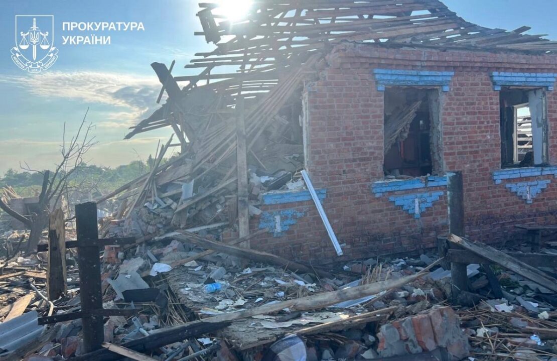 Вночі росіяни атакували дронами село Леб’яже: є загиблі та постраждалі Вночі росіяни атакували дронами село Леб’яже: є загиблі та постраждалі