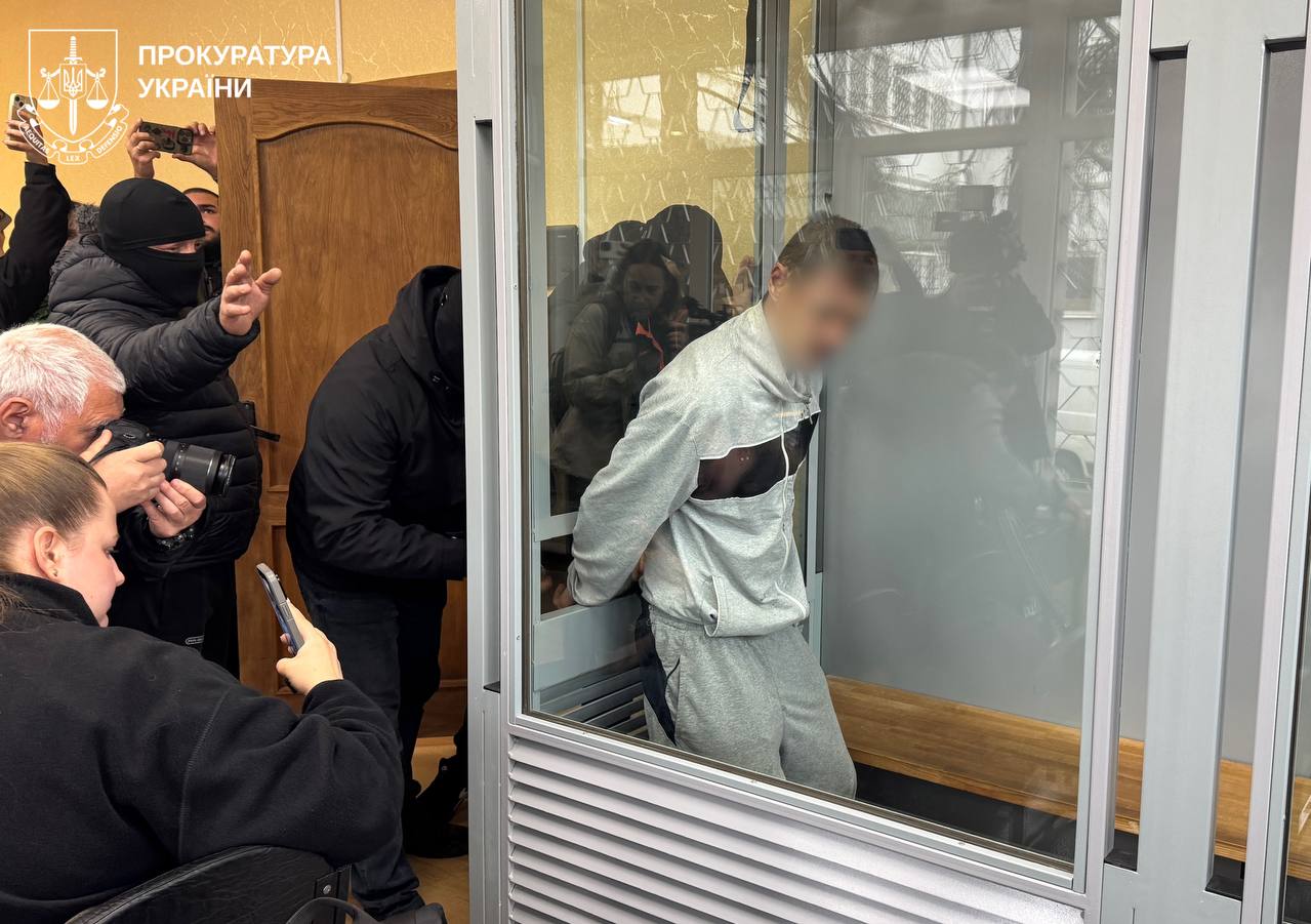 Суд обрав запобіжний захід російському військовому, підозрюваному у вбивстві шістьох людей на Харківщині Суд обрав запобіжний захід російському військовому, підозрюваному у вбивстві шістьох людей на Харківщині